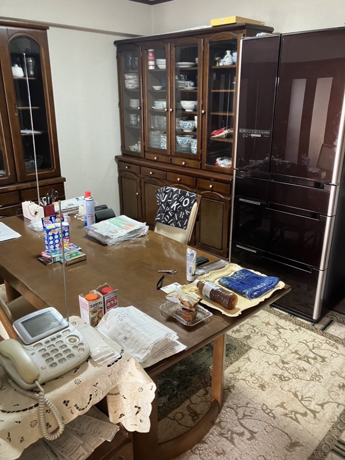 家具や家電の回収前の室内