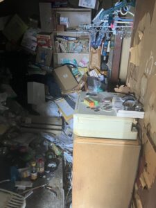 広島でゴミ屋敷片付けを検討する際の室内例